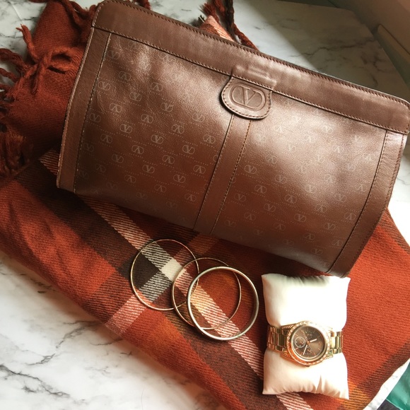 Valentino Handbags - 🎀Vintage Valentino clutch